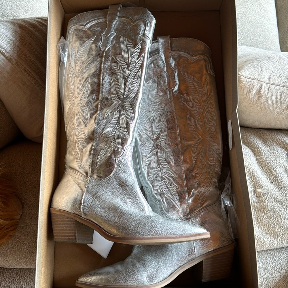 Dolce vita metallic silver western heel boot